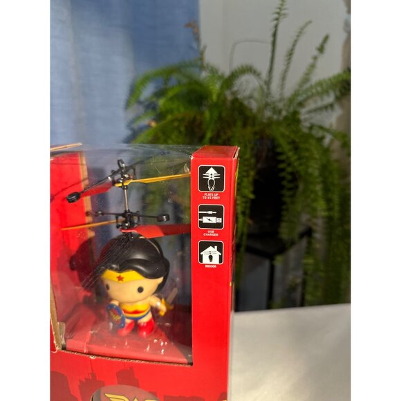 Wonder Woman Motion Sensing Character Helicopter Toy NEW - Picture 3 of 6